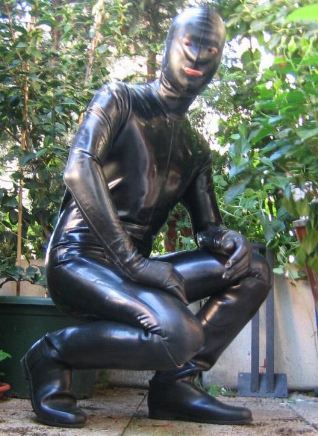 Avatar of RUBBERSKLAVE