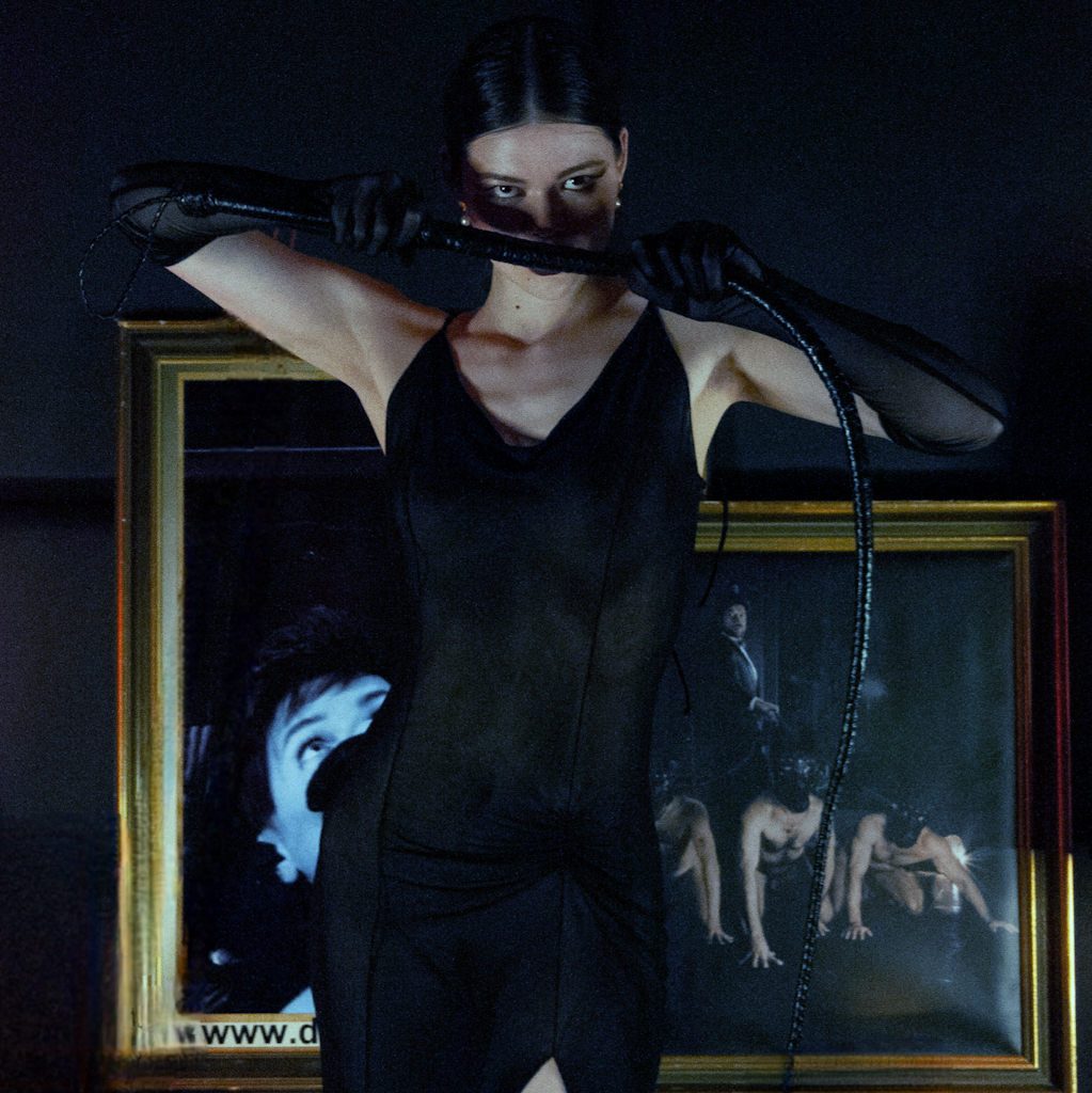 07Mistress_Cohbra_Handschuh