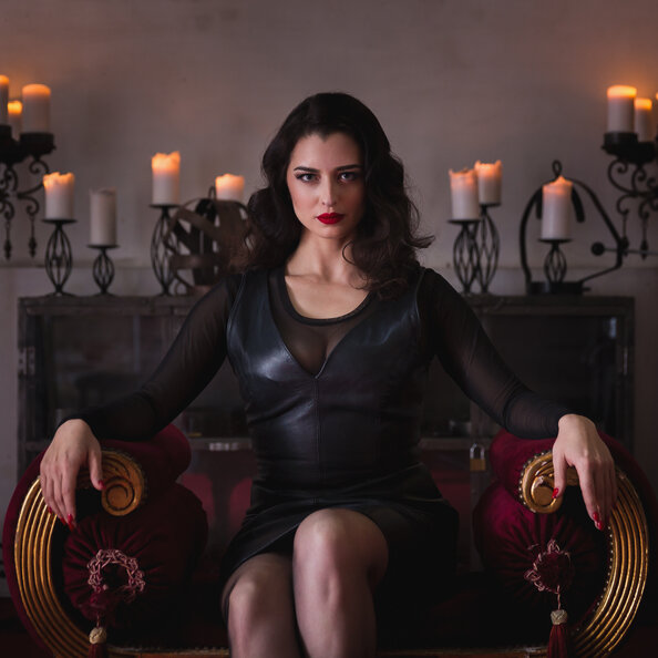 miss-bella-lugosi-by-marc-waldow-1@594