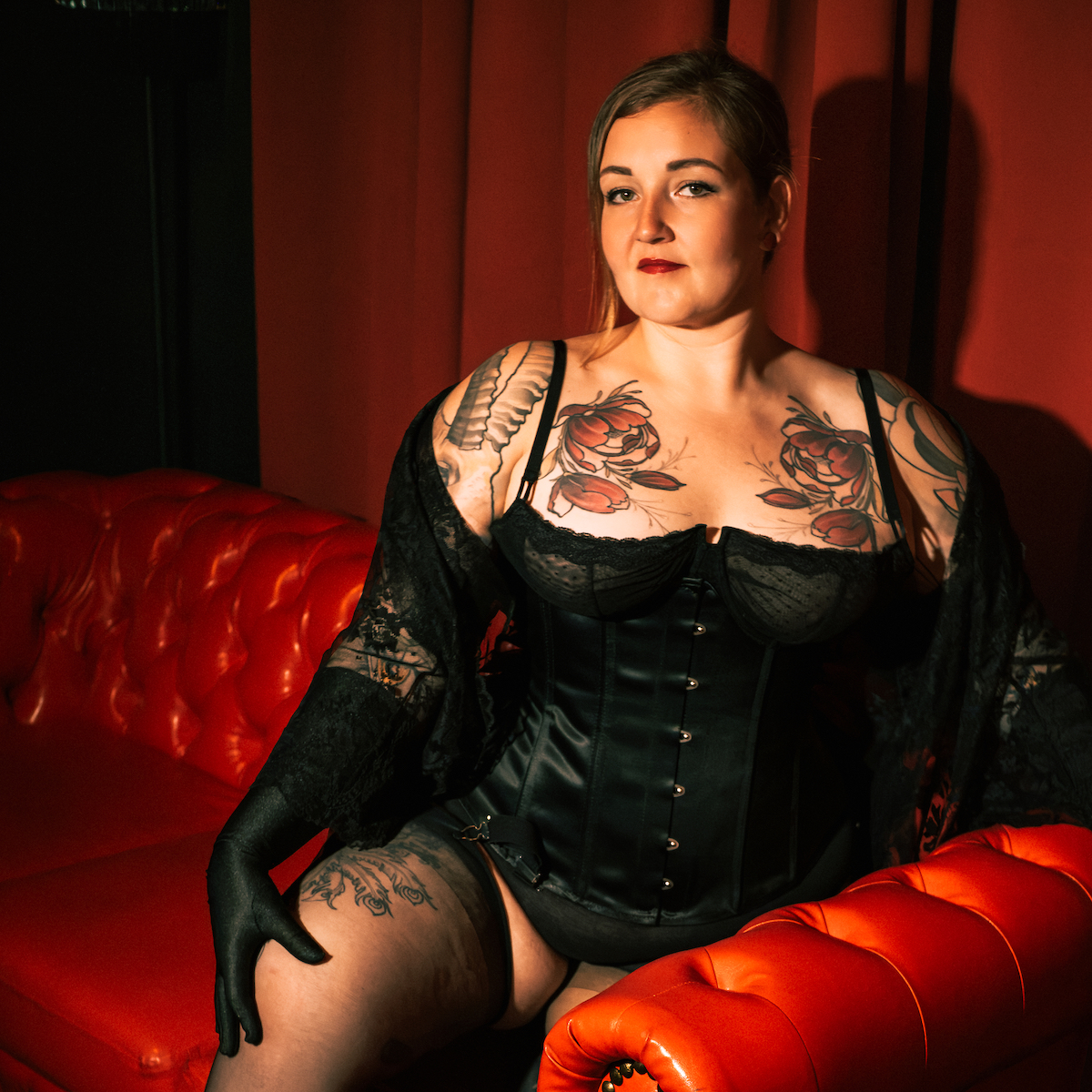 150-helena-heartness-strenger-blickjpg