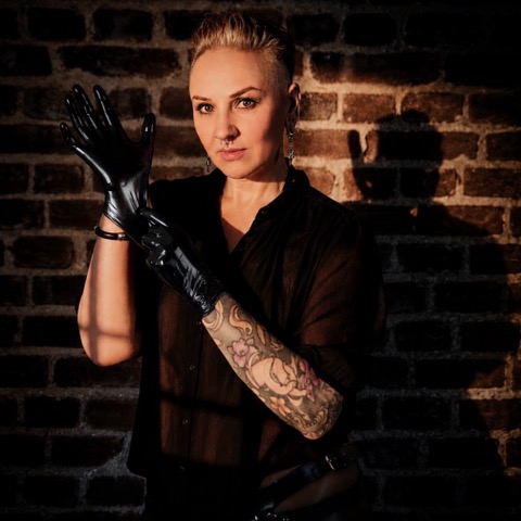 30atrafyr-domina-schwarze-handschuhe